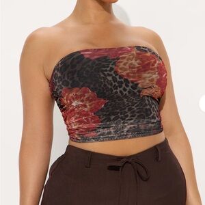 Fashion Nova Sleeveless Crop Top